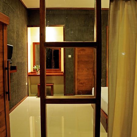 Good Heart Hotel Gili Trawangan Exterior photo