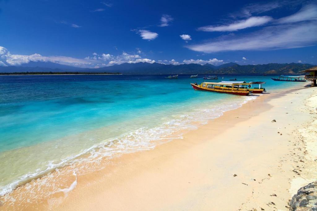 Good Heart Hotel Gili Trawangan Exterior photo