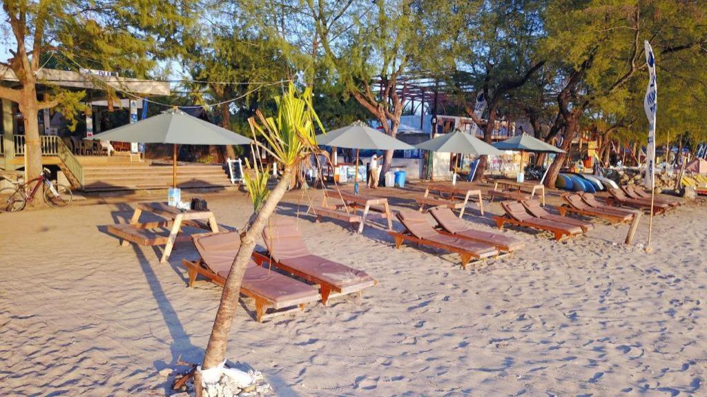 Good Heart Hotel Gili Trawangan Exterior photo
