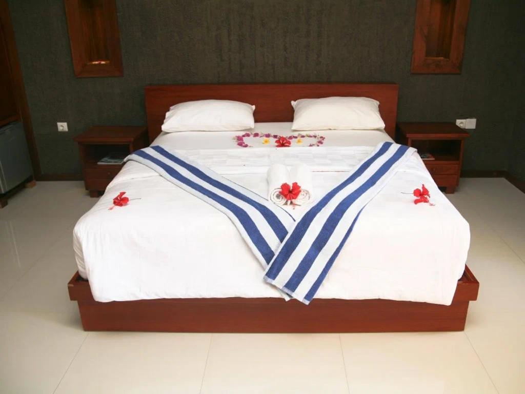 Good Heart Hotel Gili Trawangan Exterior photo
