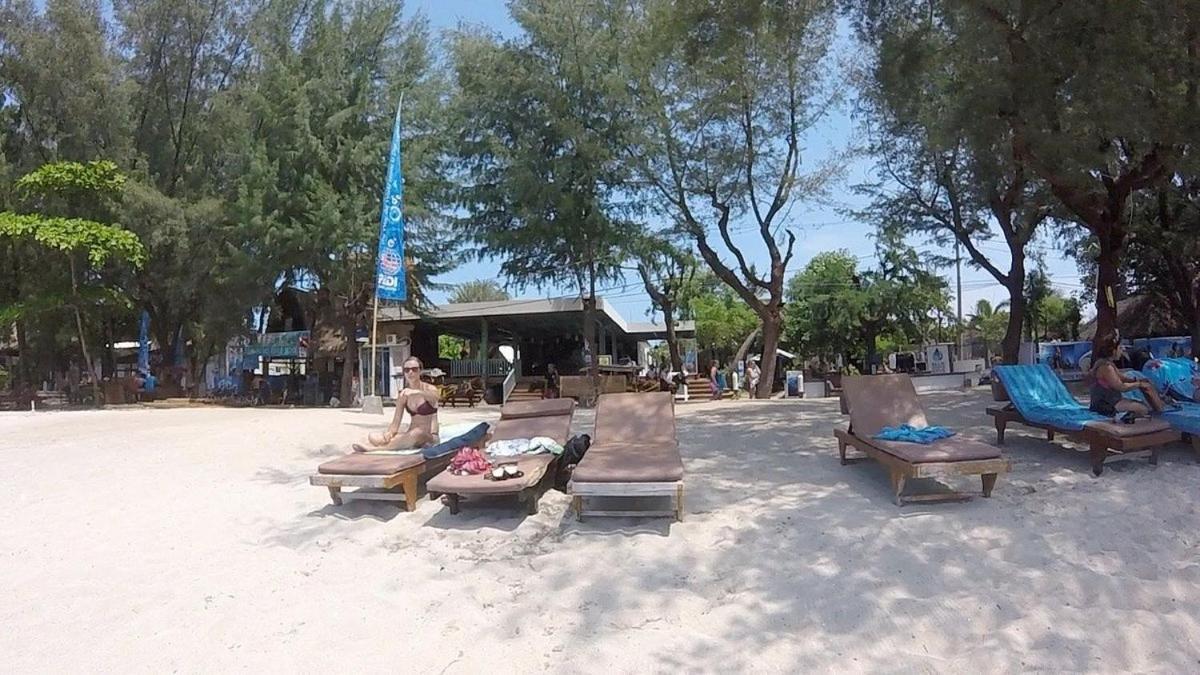 Good Heart Hotel Gili Trawangan Exterior photo