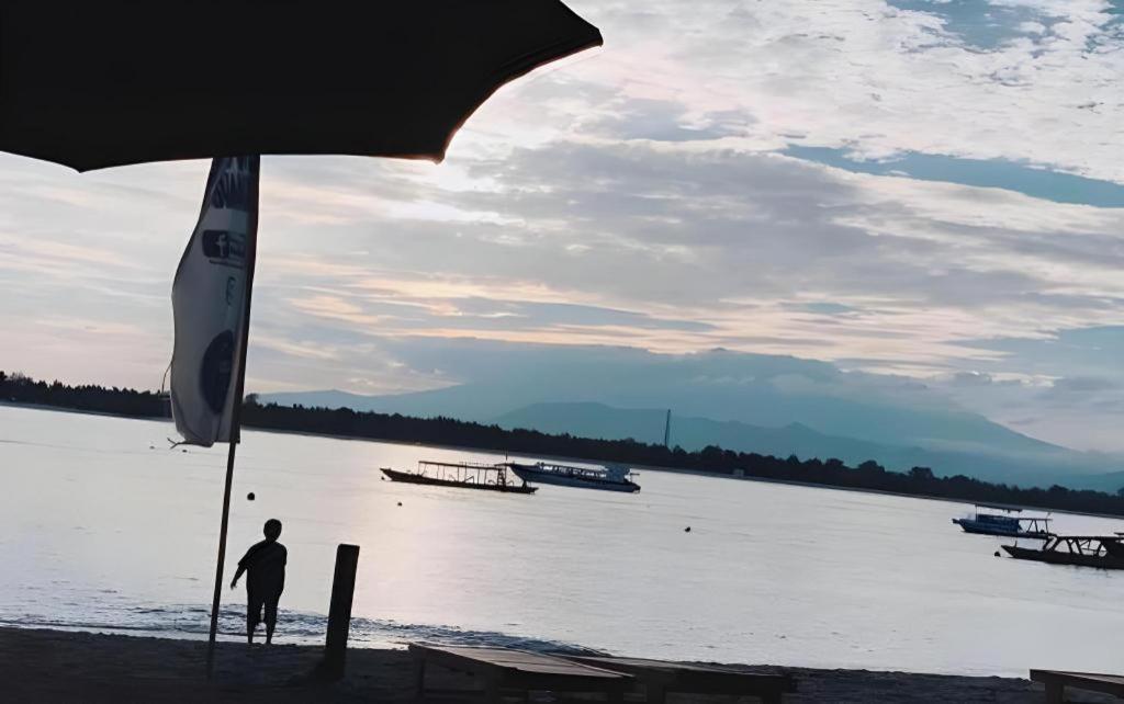 Good Heart Hotel Gili Trawangan Exterior photo