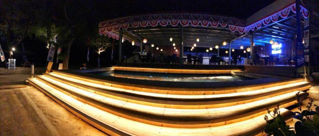 Good Heart Hotel Gili Trawangan Exterior photo