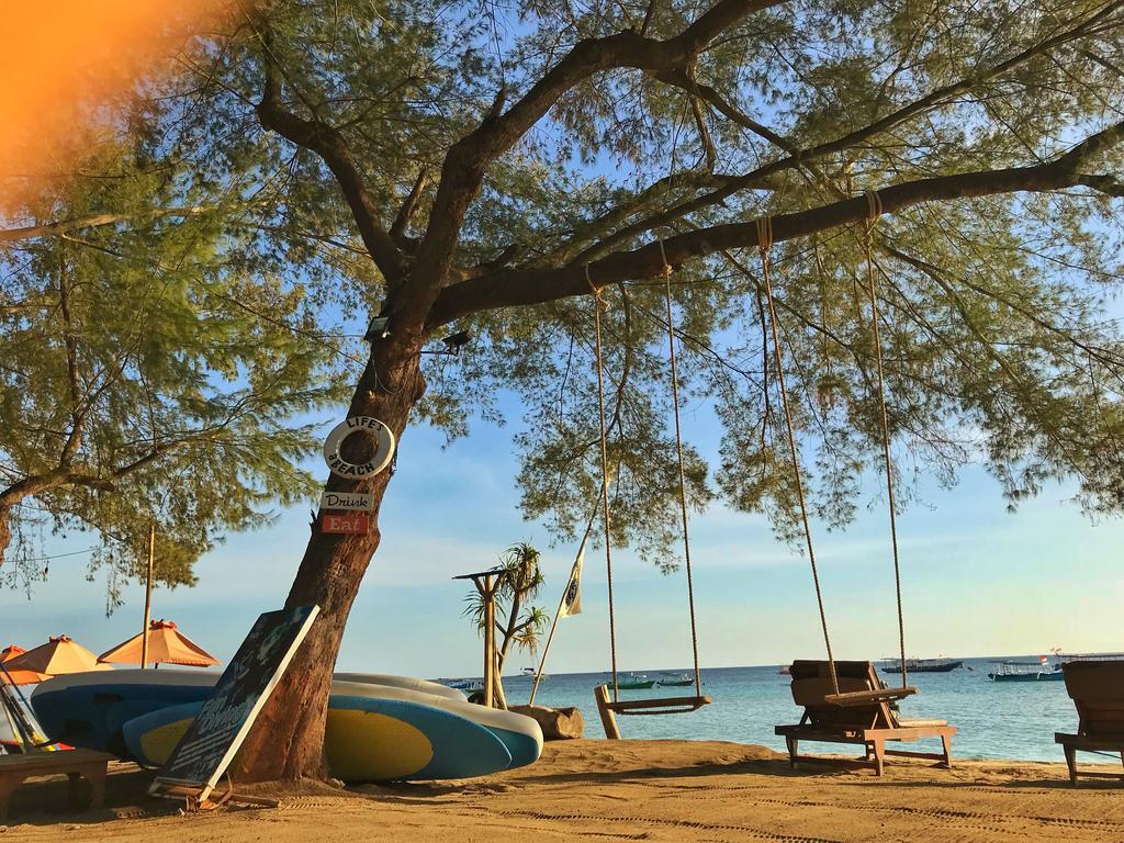 Good Heart Hotel Gili Trawangan Exterior photo